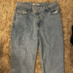 A&F 90’s straight ultra high rise crossover waistband jeans